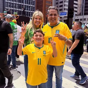 Publicação de Luis Henrique sobre Flávio Bolsonaro em 18/10/2026