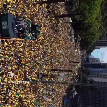 Publicação de Dr Serginho sobre Flávio Bolsonaro em 18/10/2026