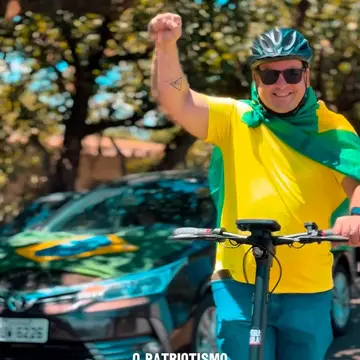 Publicação de Fernando Lubrechet sobre Flávio Bolsonaro em 18/10/2026