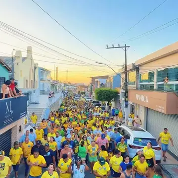 Publicação de Eronita Sposito sobre Flávio Bolsonaro em 18/10/2026