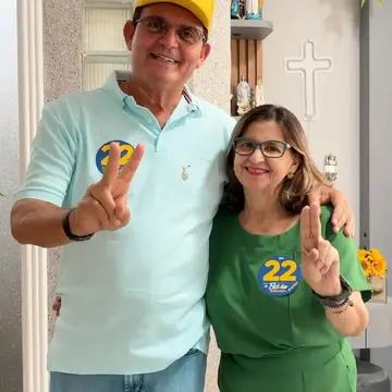 Publicação de Luciano de Menininha sobre Flávio Bolsonaro em 19/10/2026