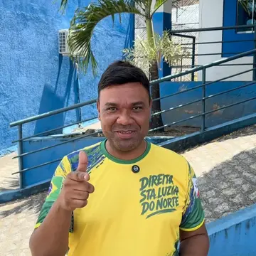 Publicação de Correia sobre Flávio Bolsonaro em 19/10/2026