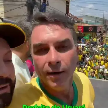 Publicação de Carlinhos do Aparecido sobre Flávio Bolsonaro em 19/10/2026