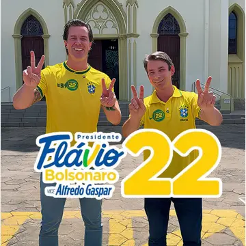 Publicação de Laurinho Boeing sobre Flávio Bolsonaro em 19/10/2026