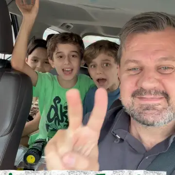 Publicação de Paulo Trabalho sobre Flávio Bolsonaro em 19/10/2026