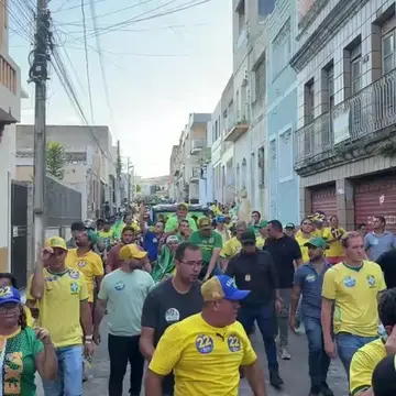 Publicação de Luciano de Menininha sobre Flávio Bolsonaro em 19/10/2026