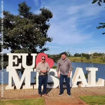 Publicação de Adilto Ferrari sobre Flávio Bolsonaro em 19/10/2026