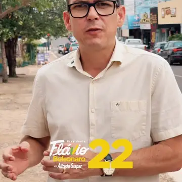 Publicação de Jeverson Lima sobre Flávio Bolsonaro em 19/10/2026