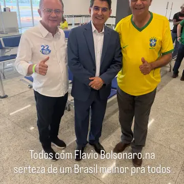 Publicação de Valdir Lemes sobre Flávio Bolsonaro em 19/10/2026