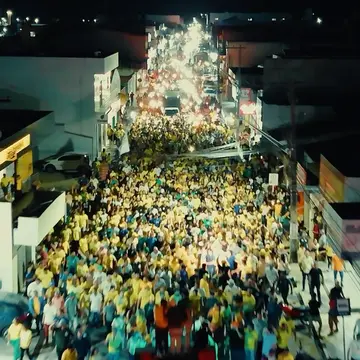 Publicação de Bebeto Barros sobre Flávio Bolsonaro em 19/10/2026
