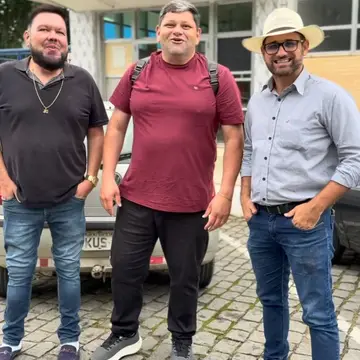 Publicação de Paulinho da Refrigeração sobre Flávio Bolsonaro em 20/10/2026