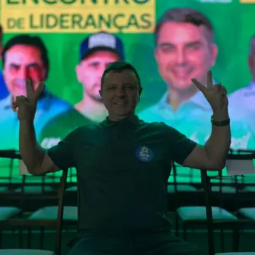 Publicação de Capitão Vitor sobre Flávio Bolsonaro em 20/10/2026