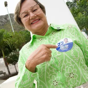 Publicação de Valdice sobre Flávio Bolsonaro em 20/10/2026
