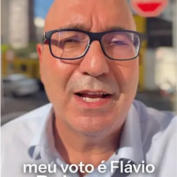 Publicação de Dário Saadi sobre Flávio Bolsonaro em 08/10/2026