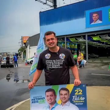 Publicação de Netinho Reis sobre Flávio Bolsonaro em 14/10/2026