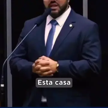 Publicação de Marcio Correa sobre Flávio Bolsonaro em 15/10/2026