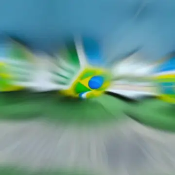 Publicação de Claudio Ferreira sobre Flávio Bolsonaro em 16/10/2026