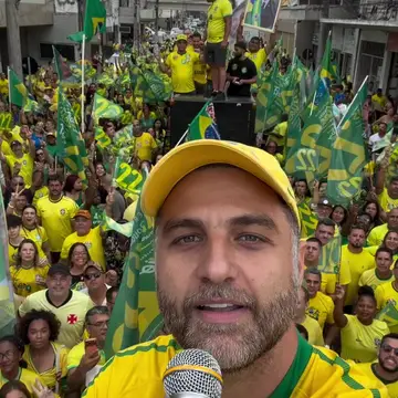 Publicação de Wladimir Garotinho sobre Flávio Bolsonaro em 17/10/2026