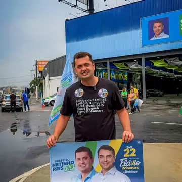 Publicação de Netinho Reis sobre Flávio Bolsonaro em 14/10/2026