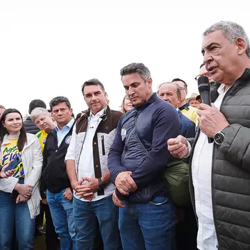 Publicação de Sebastião Melo sobre Flávio Bolsonaro em 14/10/2026