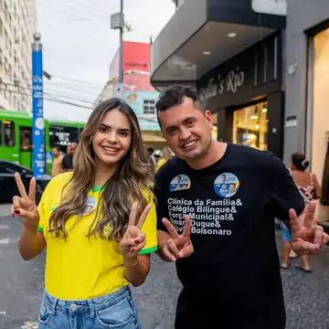 Publicação de Netinho Reis sobre Flávio Bolsonaro em 14/10/2026